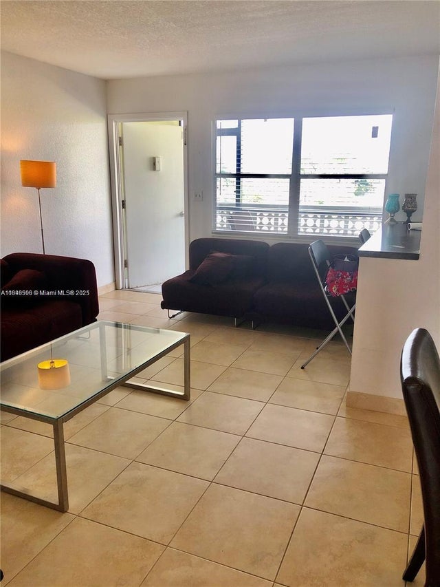 1 of 27 - 1425 Arthur St 514b, Hollywood, FL