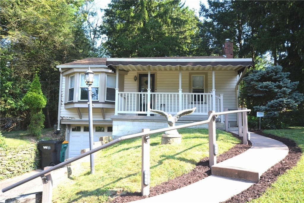 2425 Hampton Avenue, Hampton