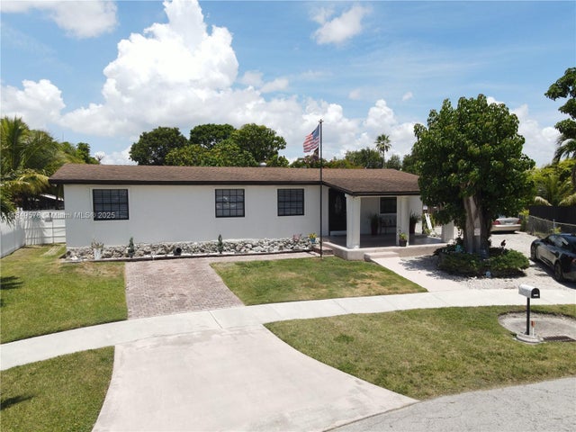 2 of 28 - 9971 Sw 198th St, Cutler Bay, FL