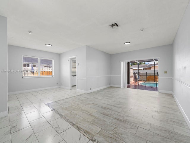 3 of 33 - 6572 Sw 8th Ct, North Lauderdale, FL