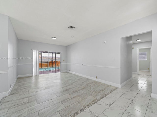 5 of 33 - 6572 Sw 8th Ct, North Lauderdale, FL