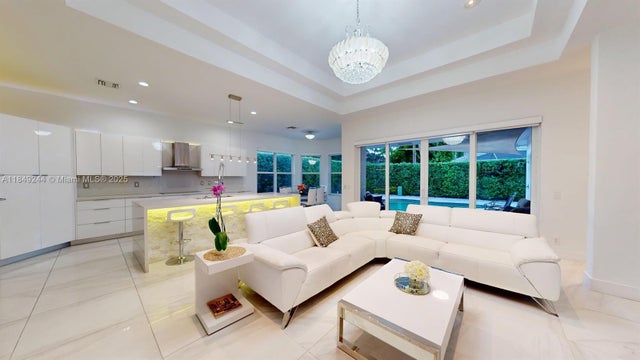 4 of 36 - 1946 Harbor View Cir, Weston, FL