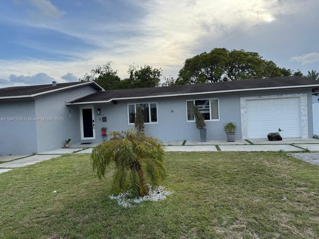 2330 W 6th Ct, Hialeah