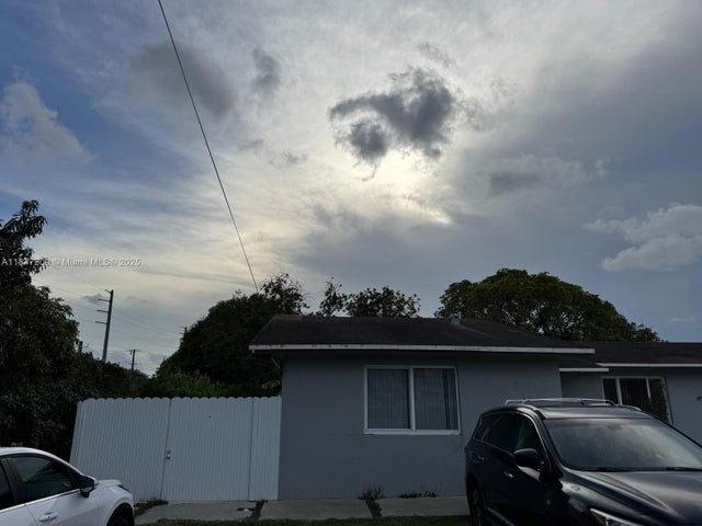 3 of 25 - 2330 W 6th Ct, Hialeah, FL