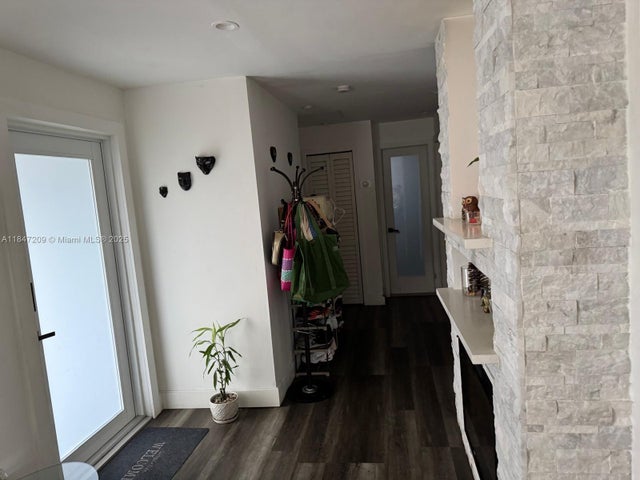 4 of 25 - 2330 W 6th Ct, Hialeah, FL