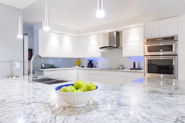 4 of 55 - 330 Poinciana Dr 1002, Sunny Isles Beach, FL