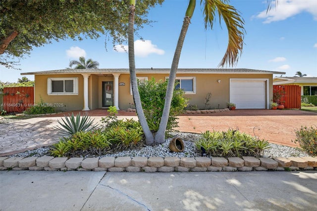 1700 Nw 111th Ave, Pembroke Pines