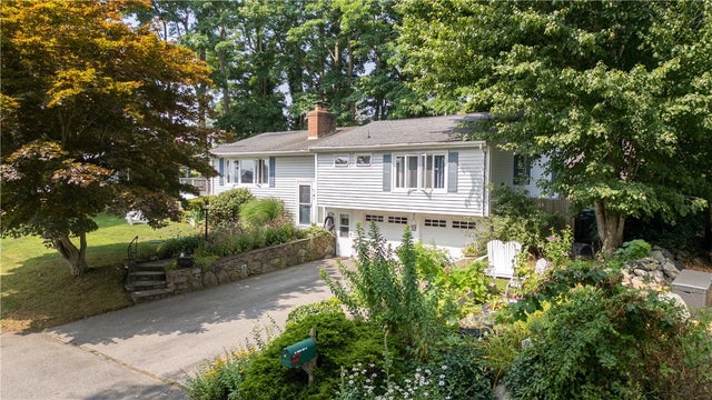 30 Johnnycake Ln, Portsmouth