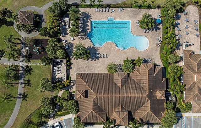 3 of 48 - 3813 Greenway Dr, Hollywood, FL