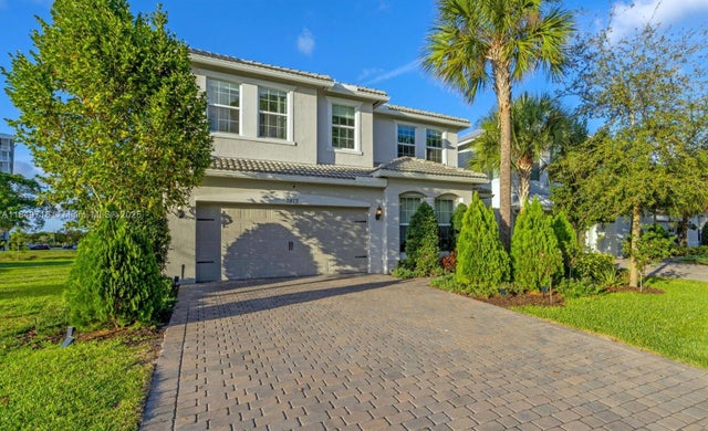 5 of 48 - 3813 Greenway Dr, Hollywood, FL