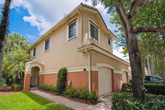 1 of 25 - 3839 Tree Top Dr, Weston, FL