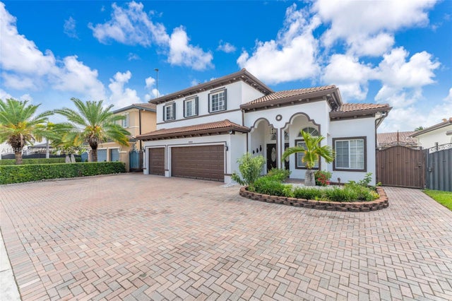 3 of 34 - 5051 Sw 163rd Ct, Miami, FL
