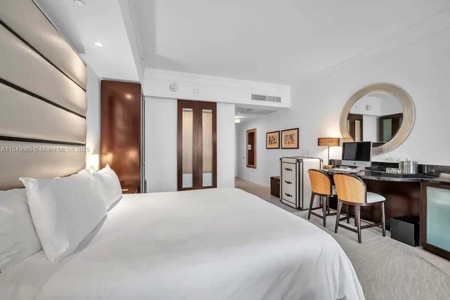 1 of 12 - 4391 Collins Ave 918, Miami Beach, FL