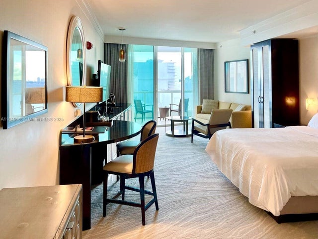 2 of 12 - 4391 Collins Ave 918, Miami Beach, FL