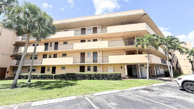 4 of 17 - 1450 Ne 191st St 404, Miami, FL