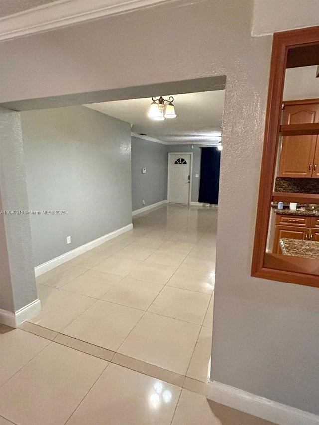 4 of 21 - 6881 Sw 6th St, Pembroke Pines, FL