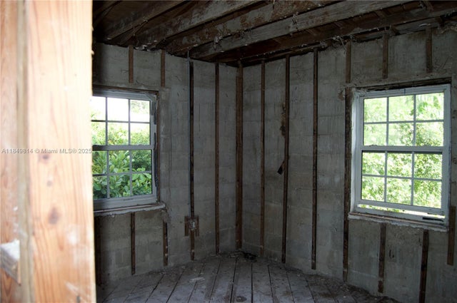 5 of 10 - 720 Ne 117th St, Biscayne Park, FL