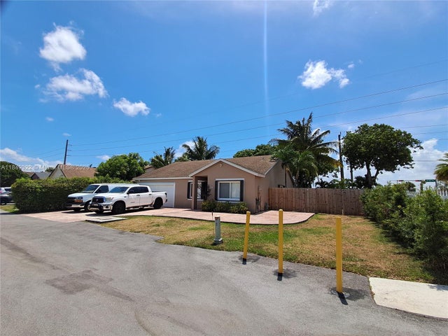 2 of 13 - 13402 Sw 116th Pl, Miami, FL