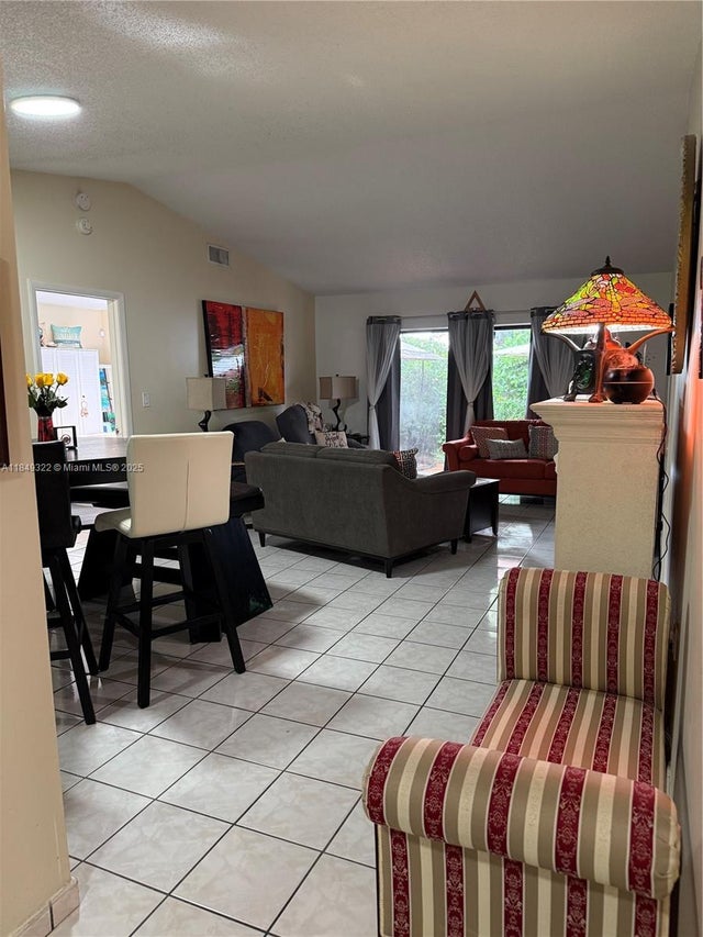 4 of 13 - 13402 Sw 116th Pl, Miami, FL