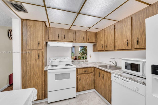 5 of 23 - 3080 Holiday Springs Blvd 207, Margate, FL