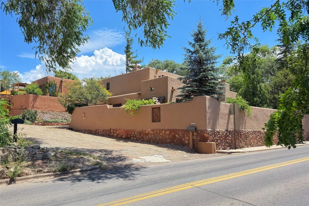 517 Paseo De Peralta, Santa Fe