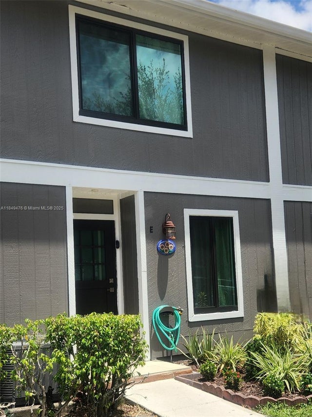 5 of 21 - 796 Hill Drive, West Palm Beach, FL