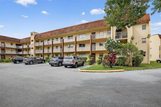 3 of 38 - 8880 Sunrise Lakes Blvd 310, Sunrise, FL