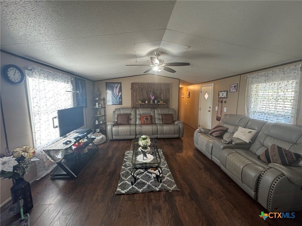 109 Shawn Lane, Seguin