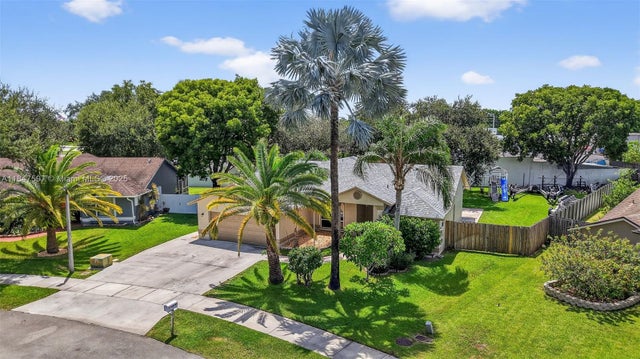 1 of 41 - 4201 Sw 78th Dr, Davie, FL