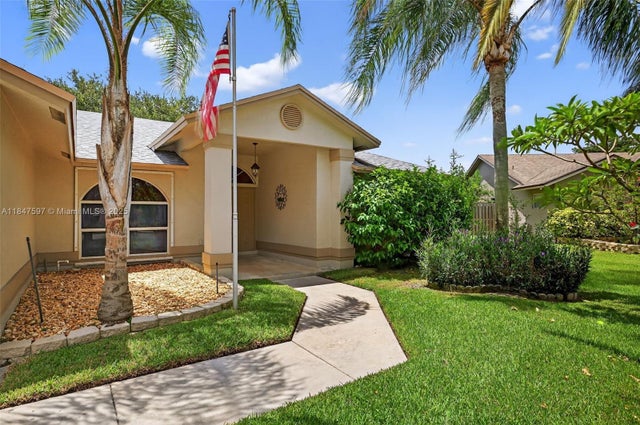 4 of 41 - 4201 Sw 78th Dr, Davie, FL