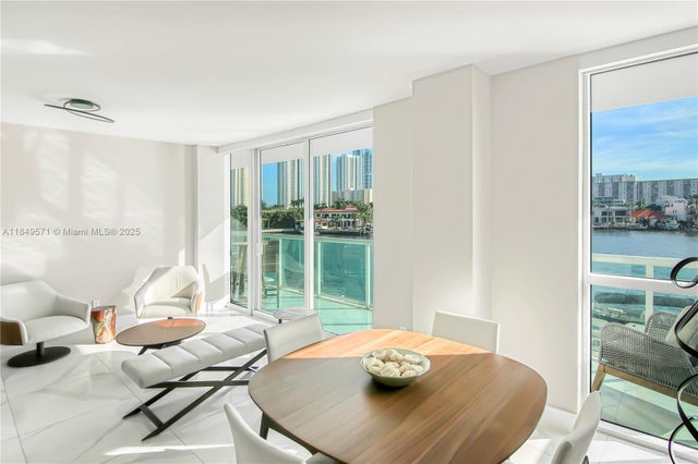 3 of 31 - 400 Sunny Isles Blvd 307, Sunny Isles Beach, FL