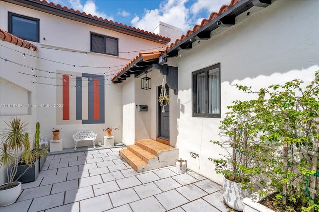 2 of 28 - 541 Ne 105th St, Miami Shores, FL