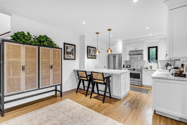 4 of 28 - 541 Ne 105th St, Miami Shores, FL