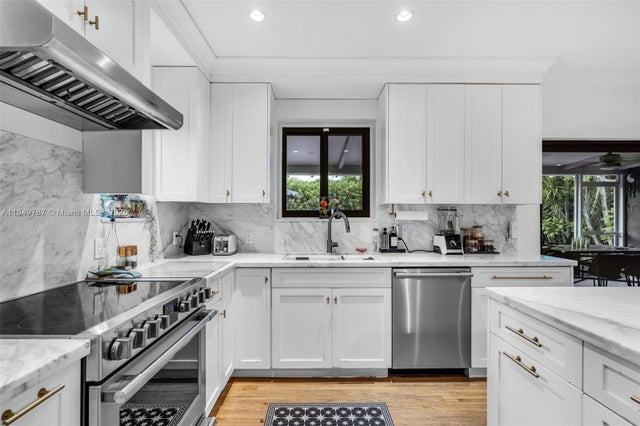 5 of 28 - 541 Ne 105th St, Miami Shores, FL