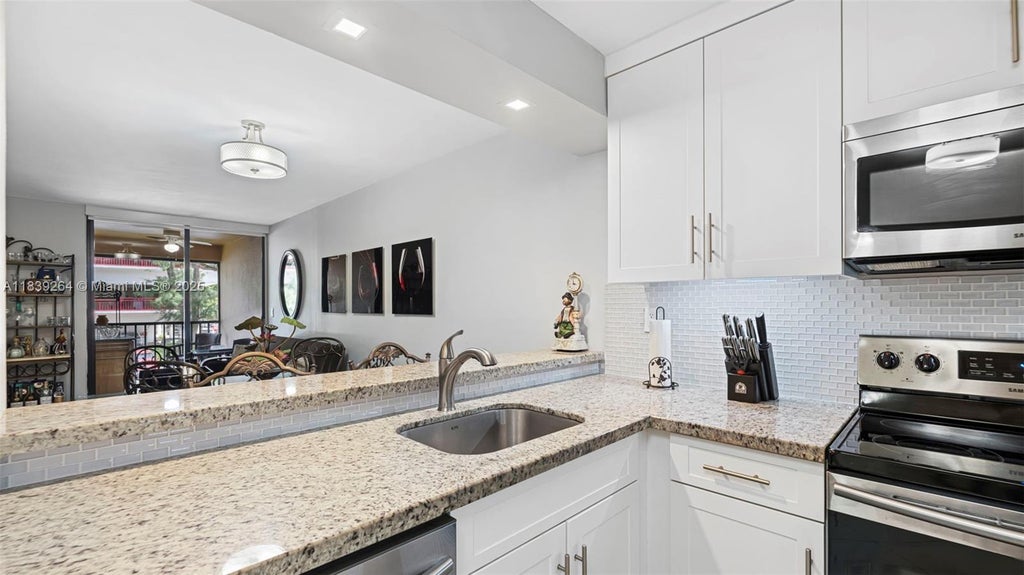 15405 N Miami Lakeway N 203-1, Miami Lakes
