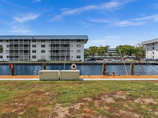 2 of 58 - 3600 Ne 170th St 102, North Miami Beach, FL