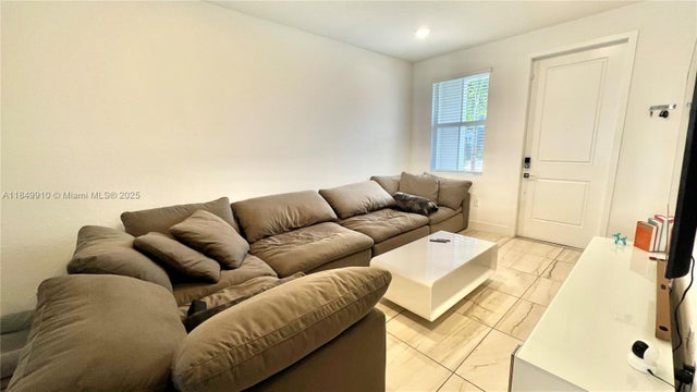 3 of 58 - 181 Sw 170th Ave, Pembroke Pines, FL