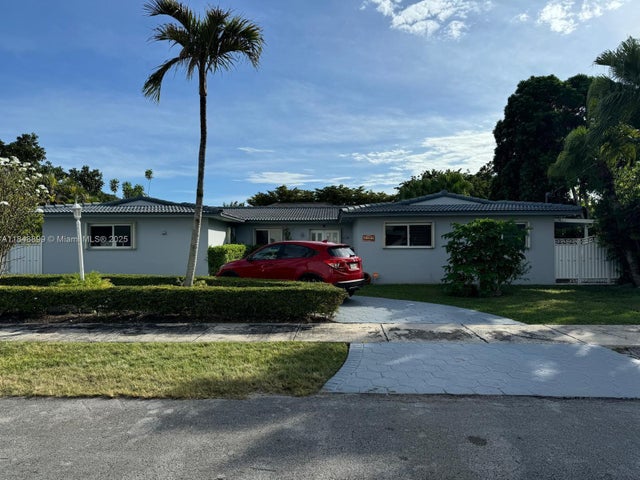 1 of 29 - 4311 Sw 95th Ct, Miami, FL