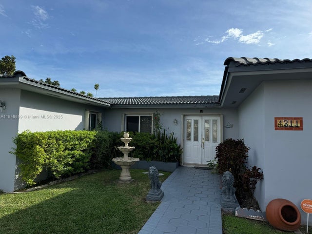 2 of 29 - 4311 Sw 95th Ct, Miami, FL