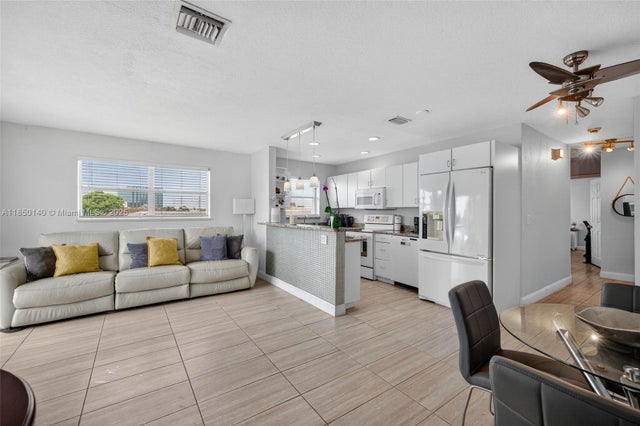 4 of 31 - 2715 Ne 49th St 309, Fort Lauderdale, FL