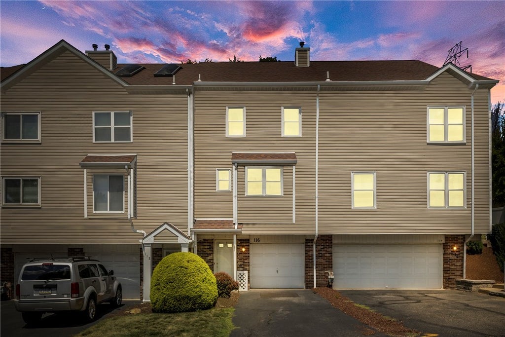 116 Old Village Lane, Bethel Park