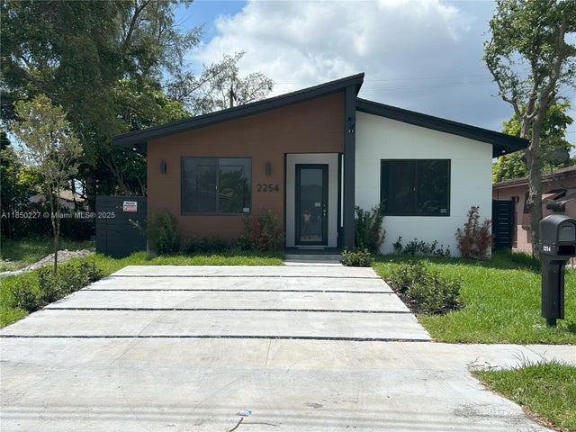 1 of 34 - 2254 Greene St, Hollywood, FL