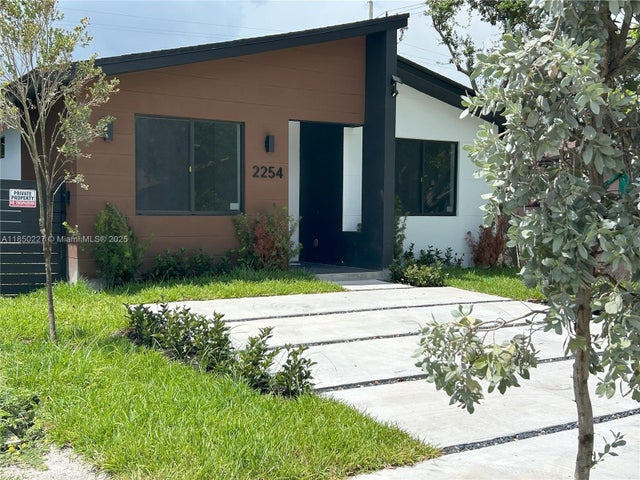 2 of 34 - 2254 Greene St, Hollywood, FL
