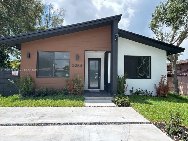 3 of 34 - 2254 Greene St, Hollywood, FL