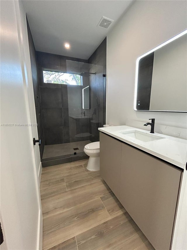 5 of 34 - 2254 Greene St, Hollywood, FL