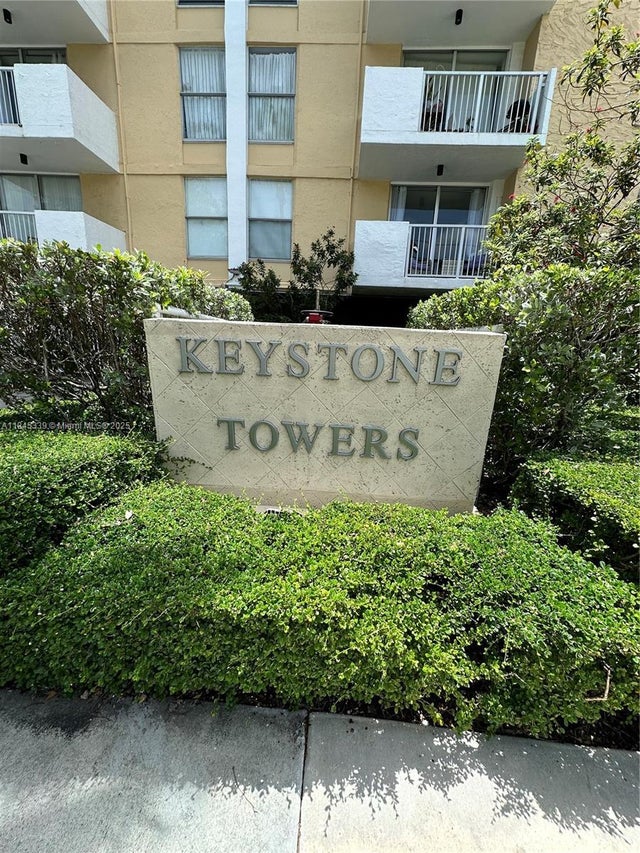 3 of 22 - 2020 Ne 135th St 807, North Miami, FL