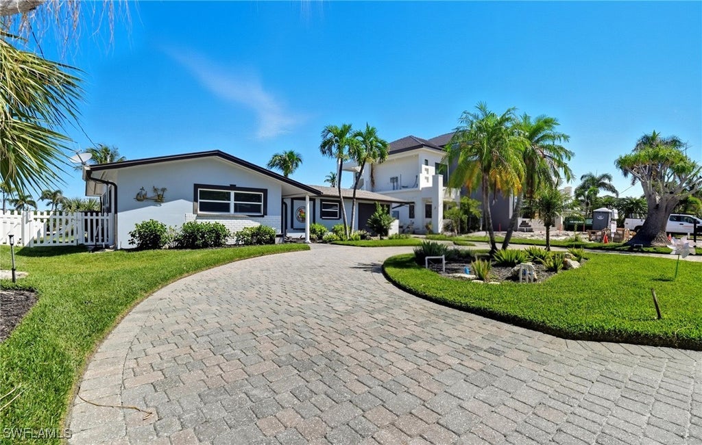 35 Fairview Blvd, Fort Myers Beach