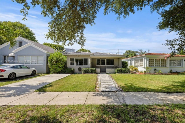 1 of 41 - 1655 Jefferson St, Hollywood, FL