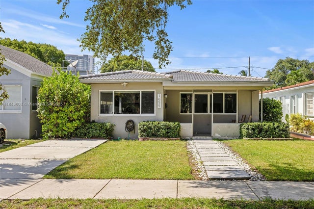 4 of 41 - 1655 Jefferson St, Hollywood, FL