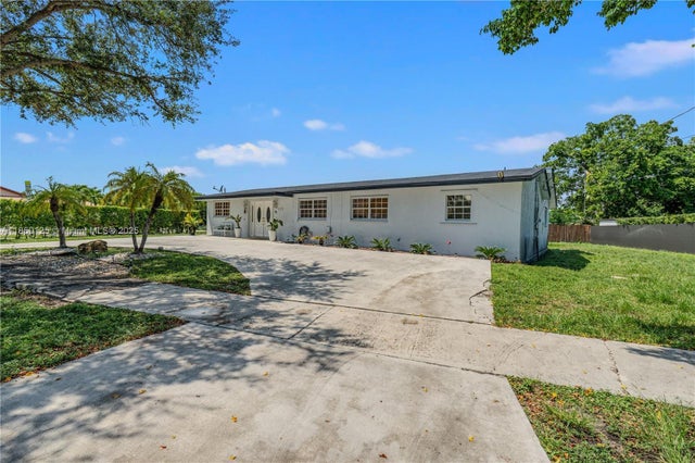 1 of 40 - 10351 Sw 49th St, Miami, FL